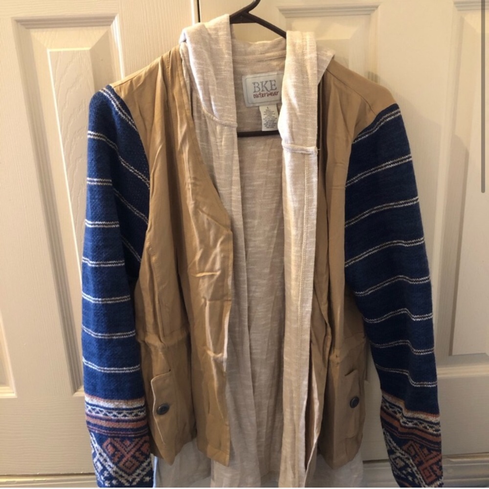 BKE flowy sweater. Size large